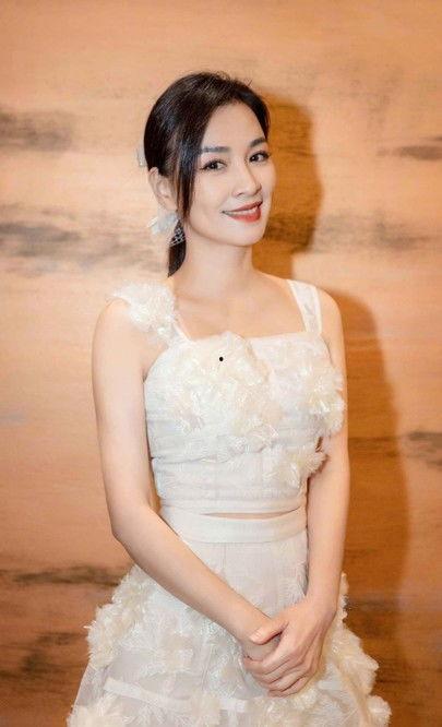 娱乐大爆料张庭简介,张庭——揭秘明星背后的故事